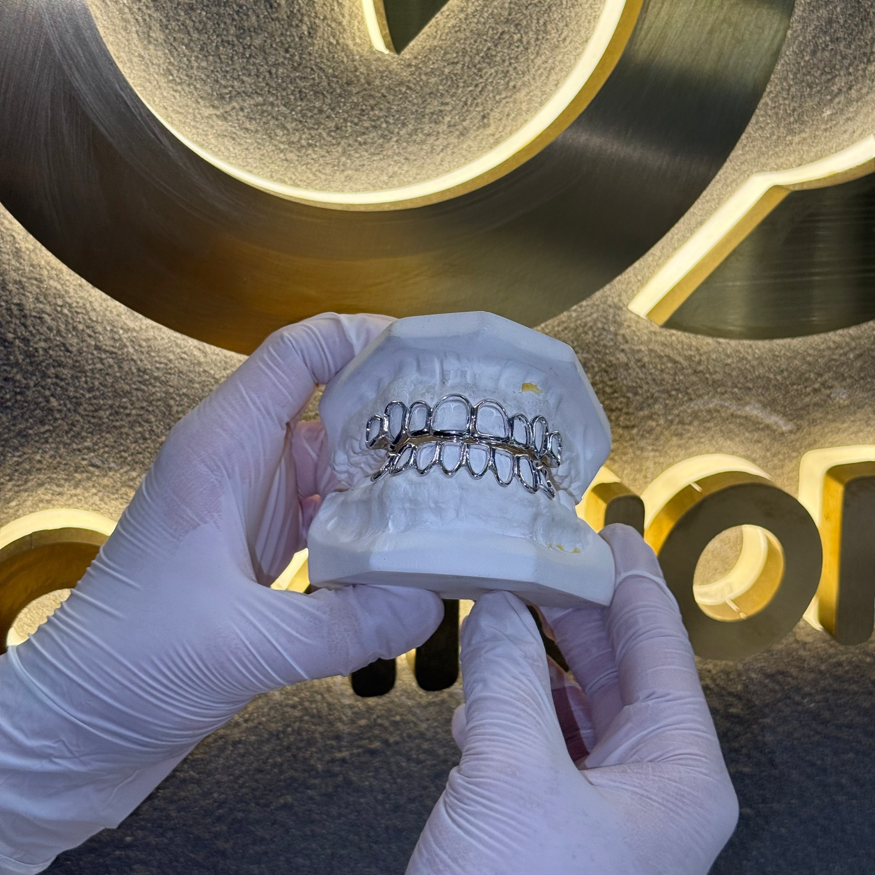 Window Set Grillz